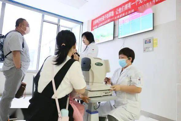 儿童医院眼科专家团队，守护孩子们明亮的未来