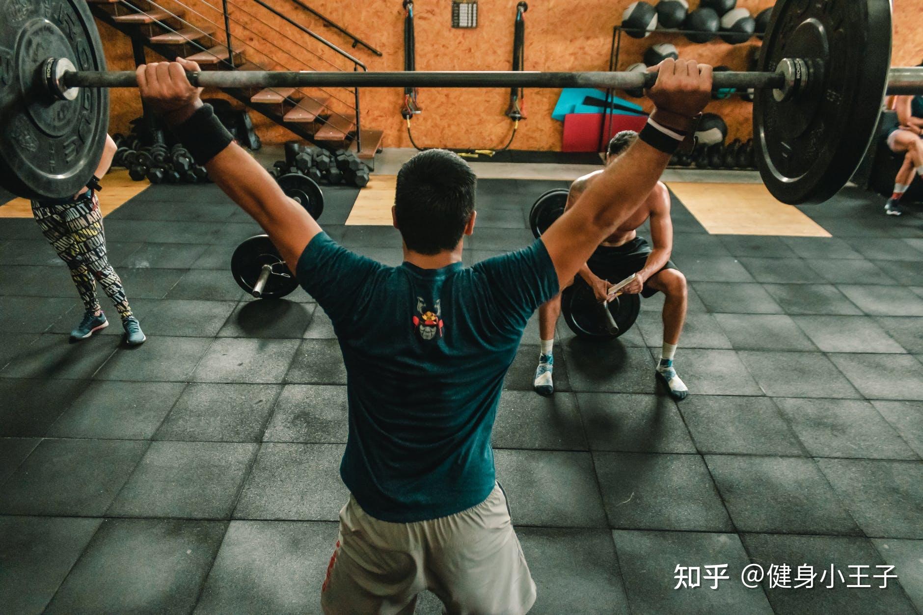 丹尼尔健身之旅，塑造健康与力量的征程