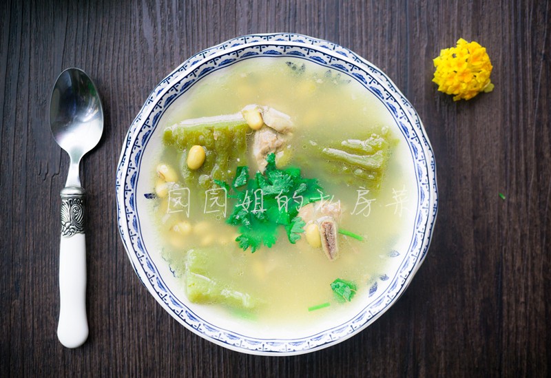 苦瓜黄豆蛋花汤，一道滋养健康的佳肴