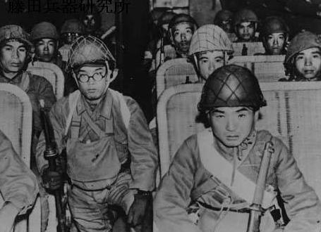 伞兵是否属于空军？深度解析伞兵与空军的关系