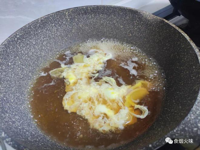煮蛋花的艺术，一道简单而美味的早餐佳肴