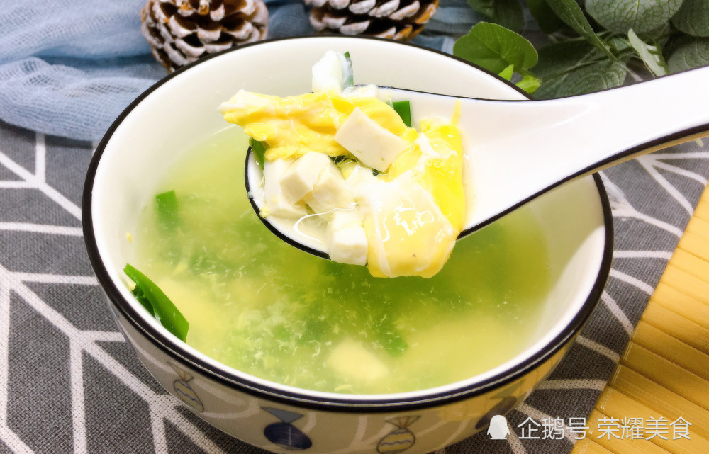 豆腐蛋花汤，一道家常美味汤品的做法