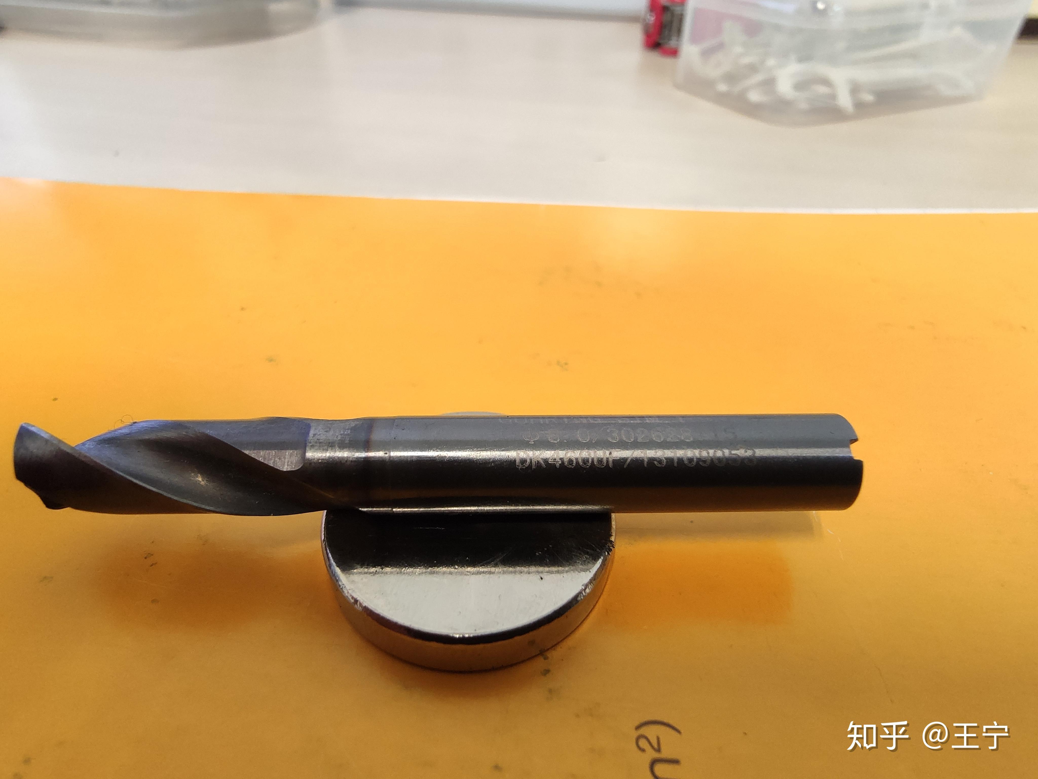 金属倒角加工，选择适当的倒角工具与方法