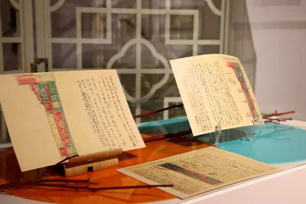 一本收藏旧家书的书，回忆、情感与传承的交织