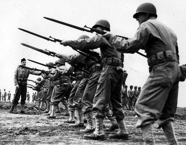 美国伞兵拼刺，英勇与技术的完美结合